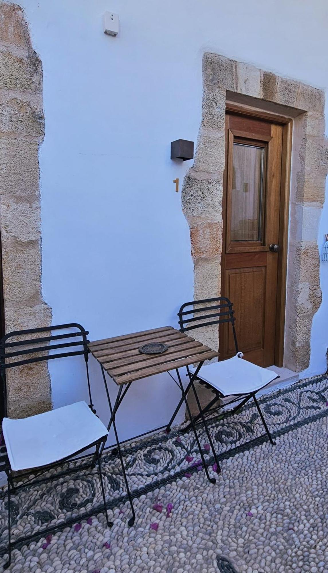 Villa Aphrodite Lindos Suites エクステリア 写真